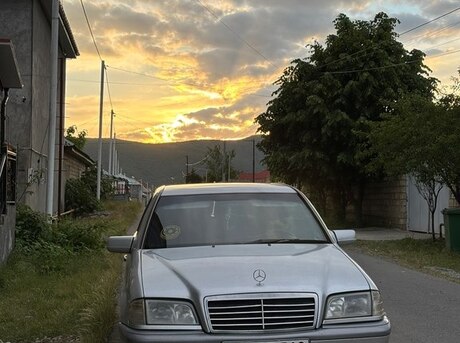 Mercedes C 240
