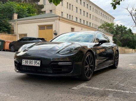 Porsche Panamera 4S