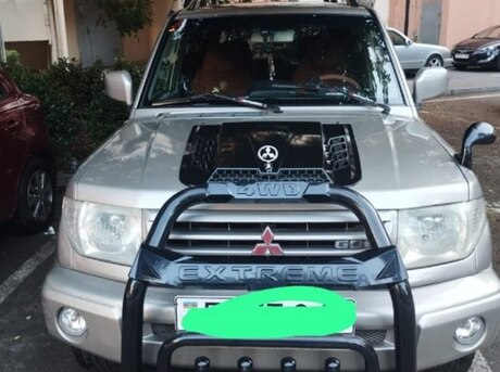 Mitsubishi Pajero io