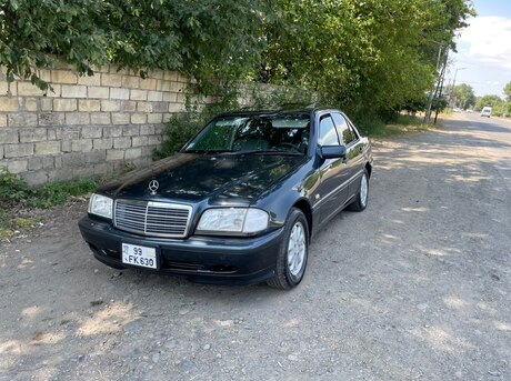 Mercedes C 200