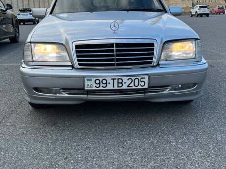 Mercedes C 230