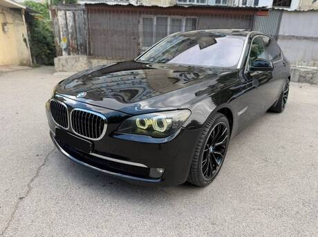 BMW 750