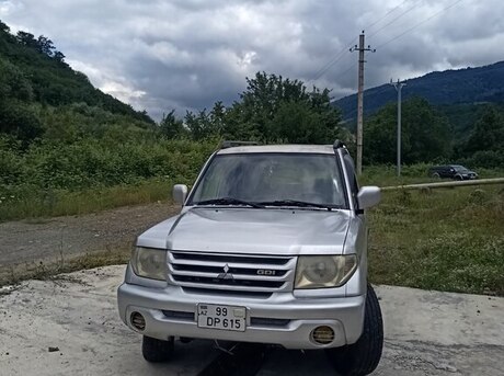 Mitsubishi Pajero io