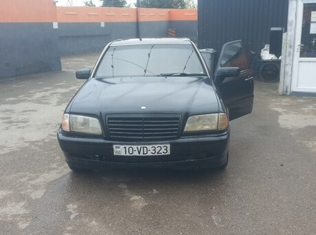 Mercedes C 180