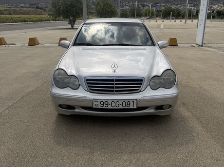 Mercedes C 240