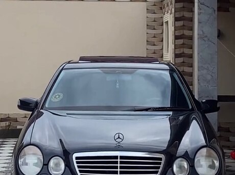 Mercedes E 200