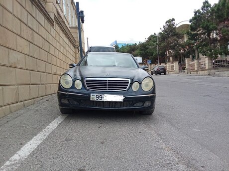 Mercedes E 220
