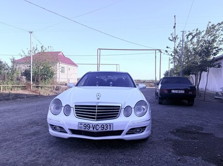 Mercedes E 220