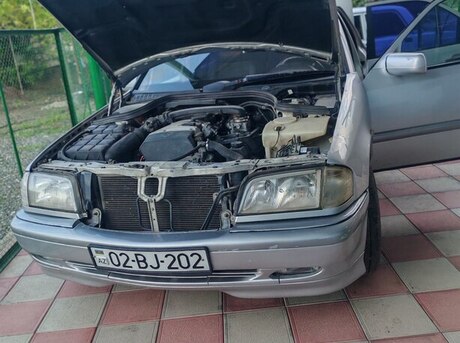 Mercedes C 200