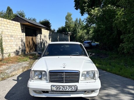 Mercedes 200 E