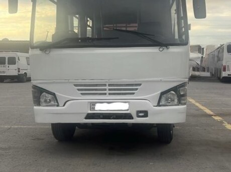 Isuzu NP 37