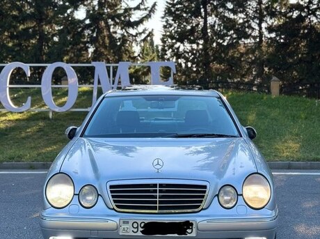 Mercedes E 240