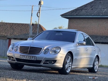 Mercedes E 220