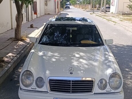 Mercedes E 280