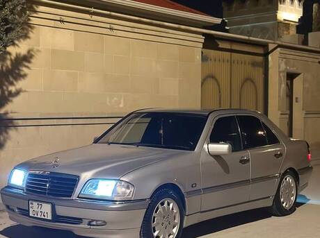 Mercedes C 240
