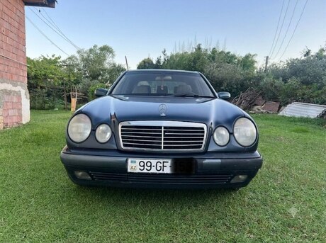 Mercedes E 200