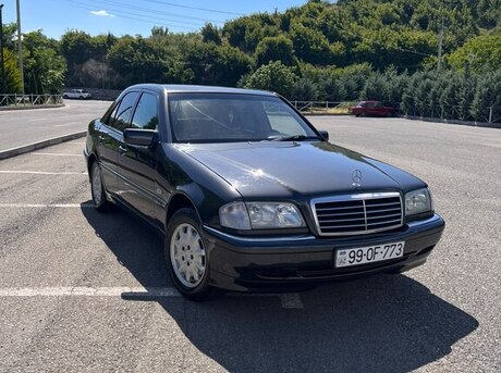 Mercedes C 200