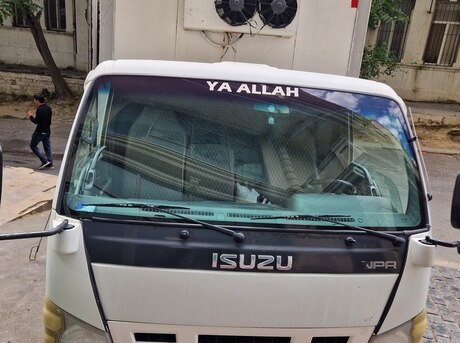 Isuzu NPR 66 P