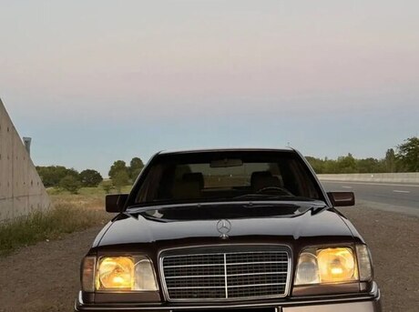 Mercedes 220 E
