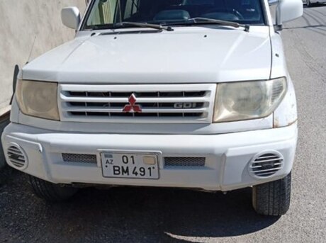 Mitsubishi Pajero io