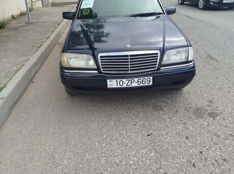 Mercedes C 180