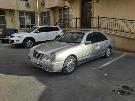 Mercedes E 200