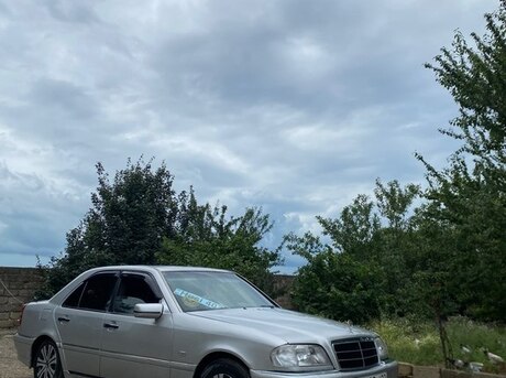 Mercedes C 250