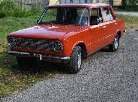 LADA (VAZ) 21011