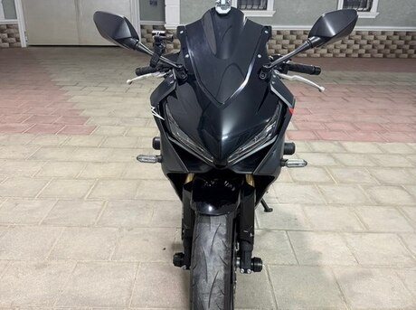 Honda CBR650R
