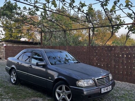 Mercedes C 180