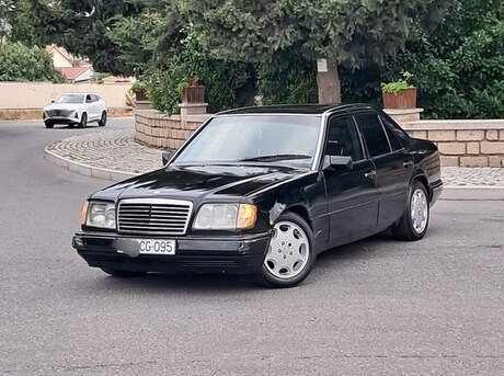 Mercedes E 200