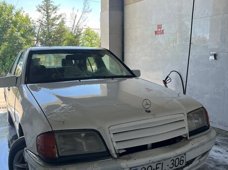 Mercedes C 180