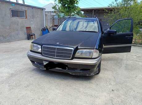 Mercedes C 200