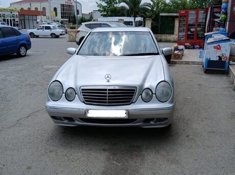 Mercedes E 220