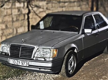 Mercedes 220 E