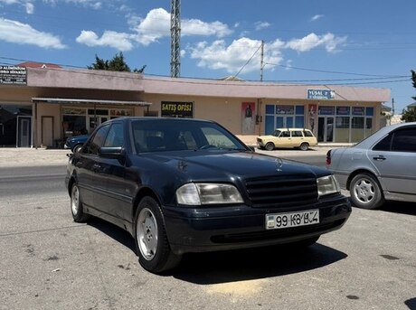 Mercedes C 200