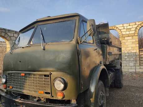 MAZ 5549