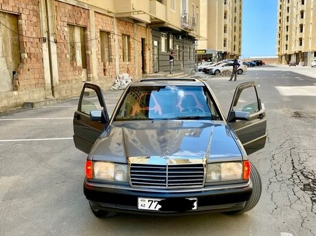 Mercedes 190