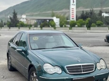 Mercedes C 200