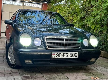 Mercedes E 230