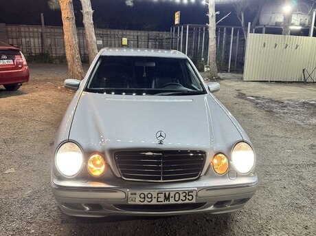 Mercedes E 240