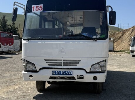 Isuzu NP 37