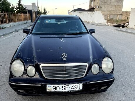 Mercedes E 220