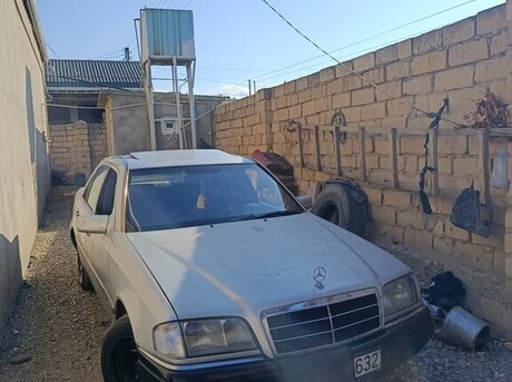 Mercedes C 280