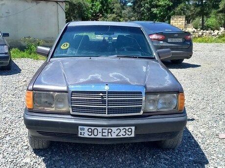 Mercedes 190