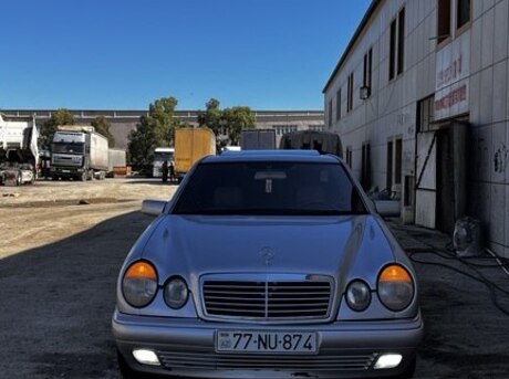 Mercedes E 240