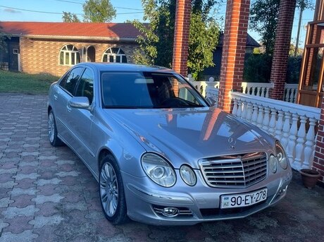 Mercedes E 220
