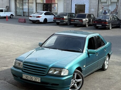 Mercedes C 200