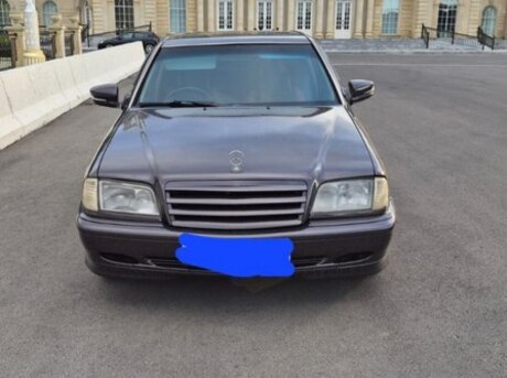 Mercedes C 200