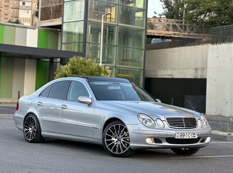 Mercedes E 240